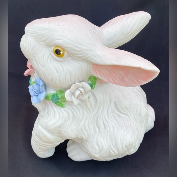 Bunny Rabbit Home Decor Figurine White Ceramic with Floral Necklace - Picture 7 of 13